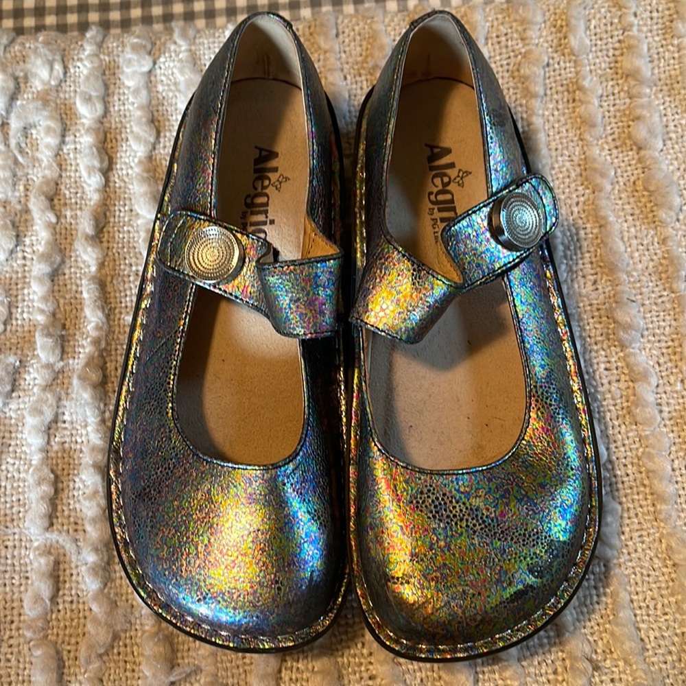 Algeria size 38 Mary janes